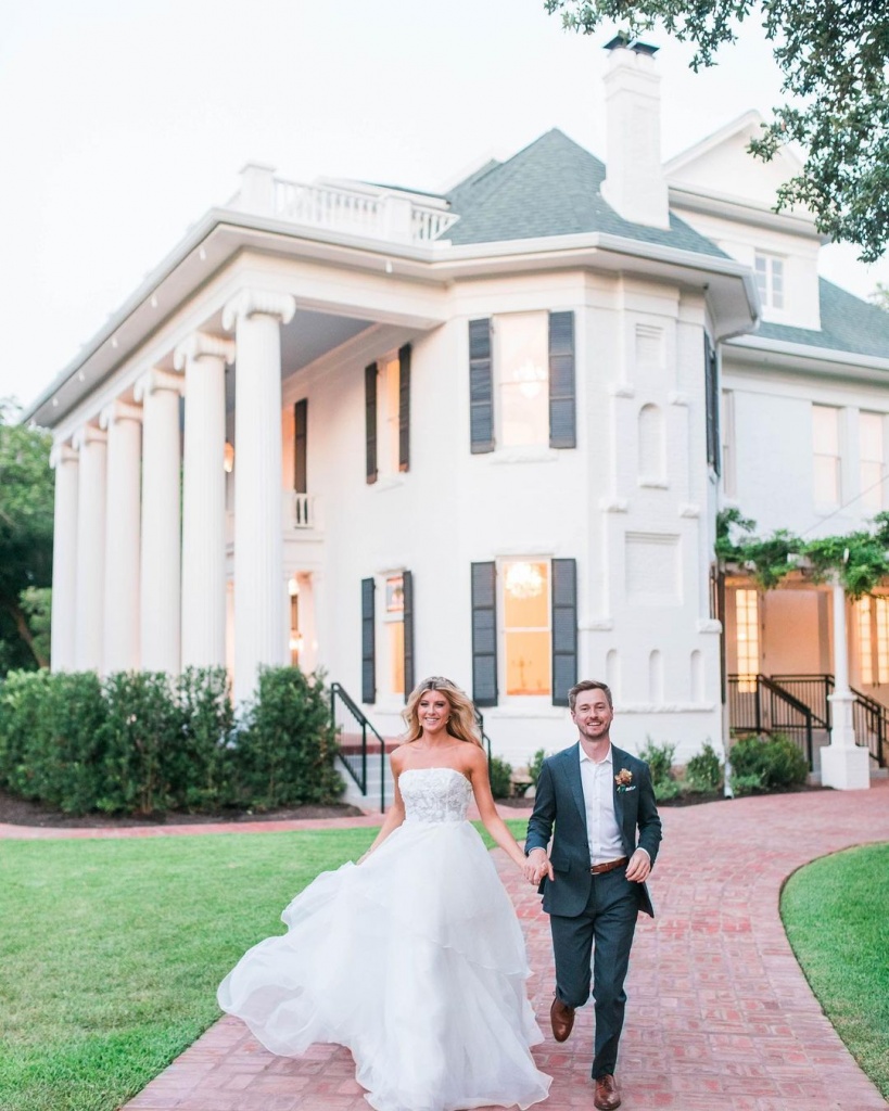 How to find a wedding coordinator to plan a wedding in Austin
