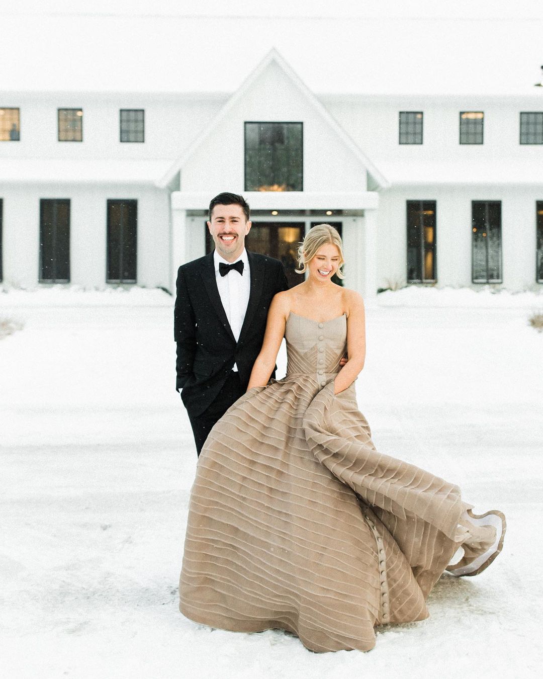 What To Wear To A Winter Wedding: 56 Outfit Options For Any Frosty Nuptial  Celebration ❤️ Blog Wezoree