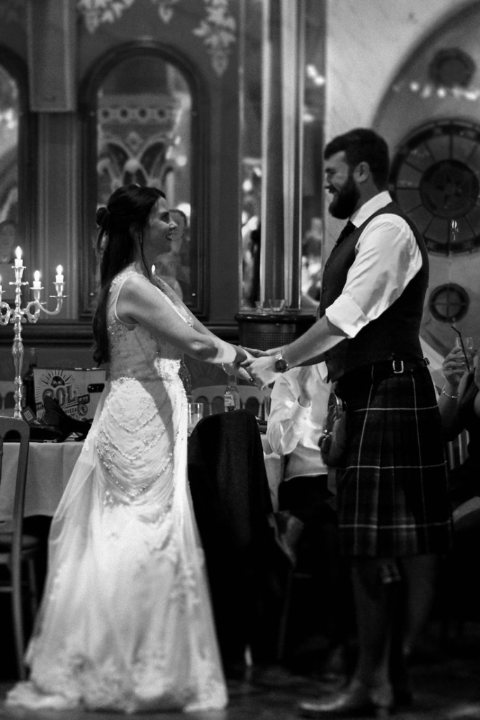 37_Scottish Wedding - Ceilidh dance.jpg