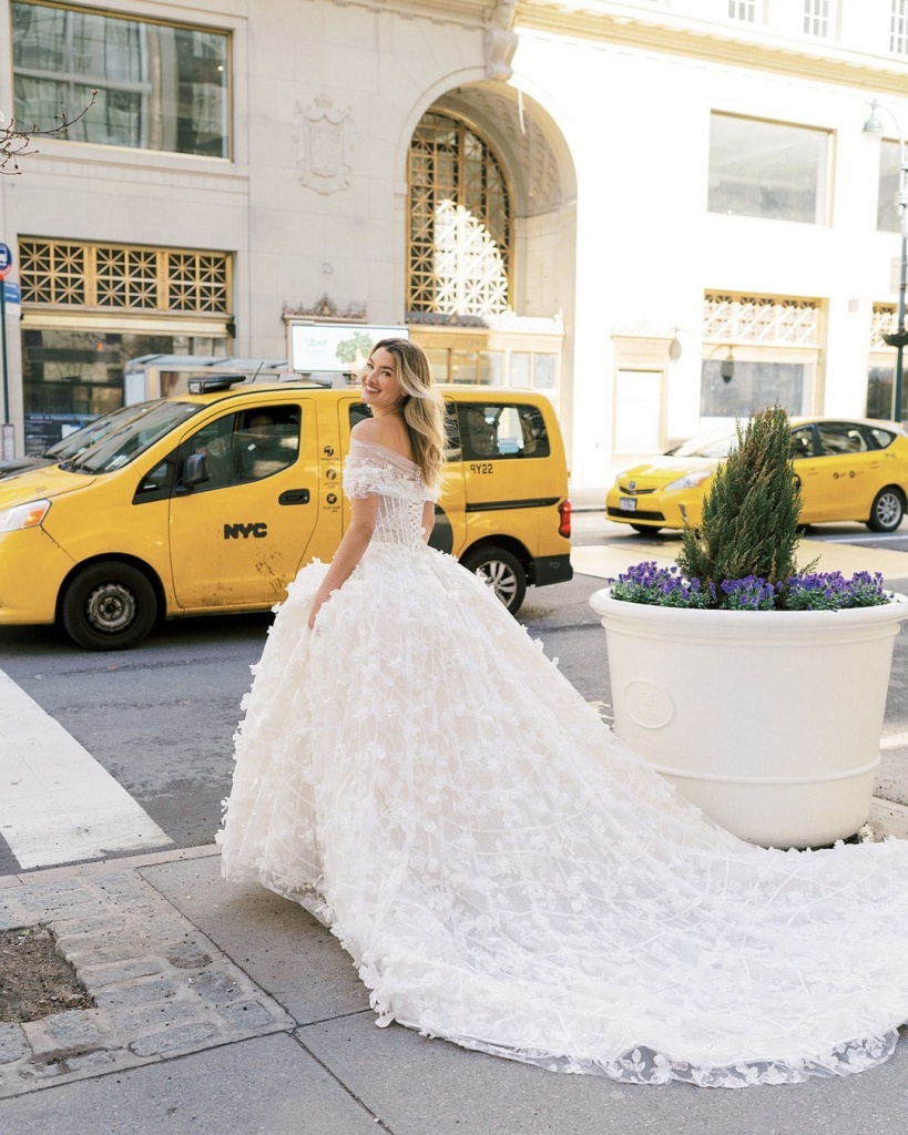 @kyleeyeephoto Styling _ Coordination _ @lepetiteprive Bridal Atelier _ @theatelierstudioofficial @profjimmychoo @thecourtyardconsulting.jpg