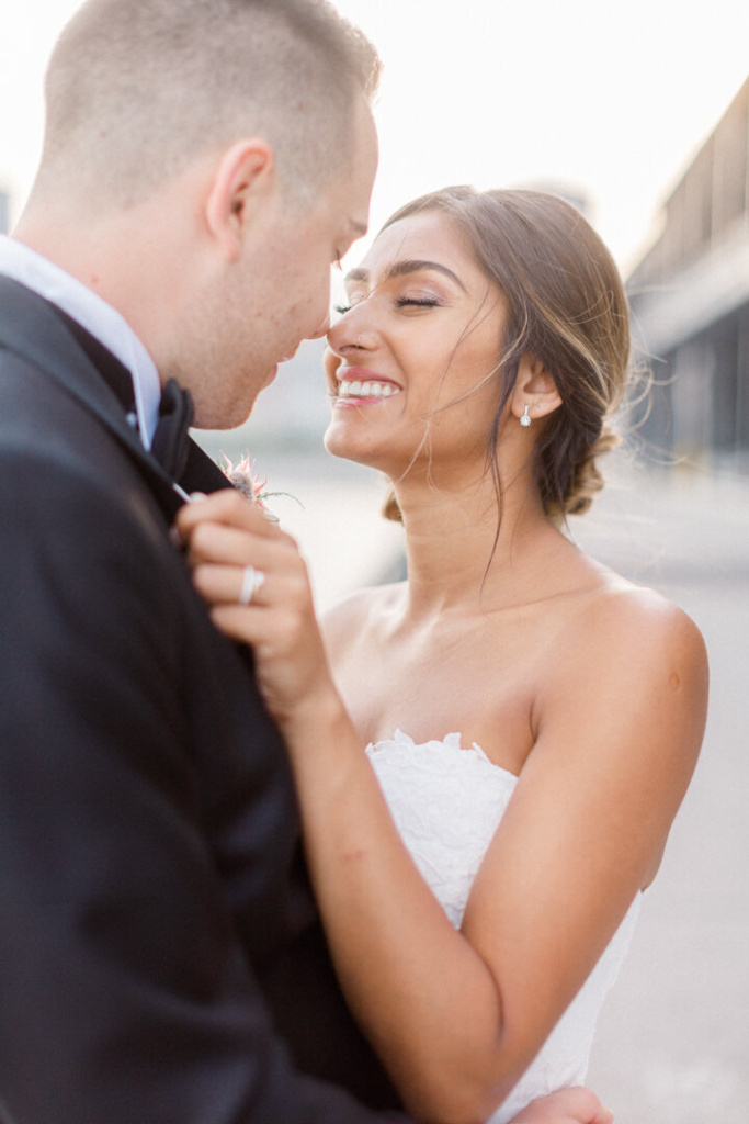 junophoto_old_montreal_tropical_chic_wedding_science_center-003.jpg