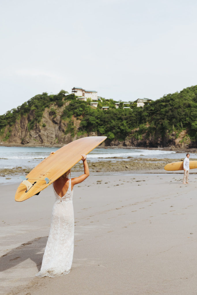 18_couple-surfing-costa-rica-elopement-1-683x1024 (1).jpg