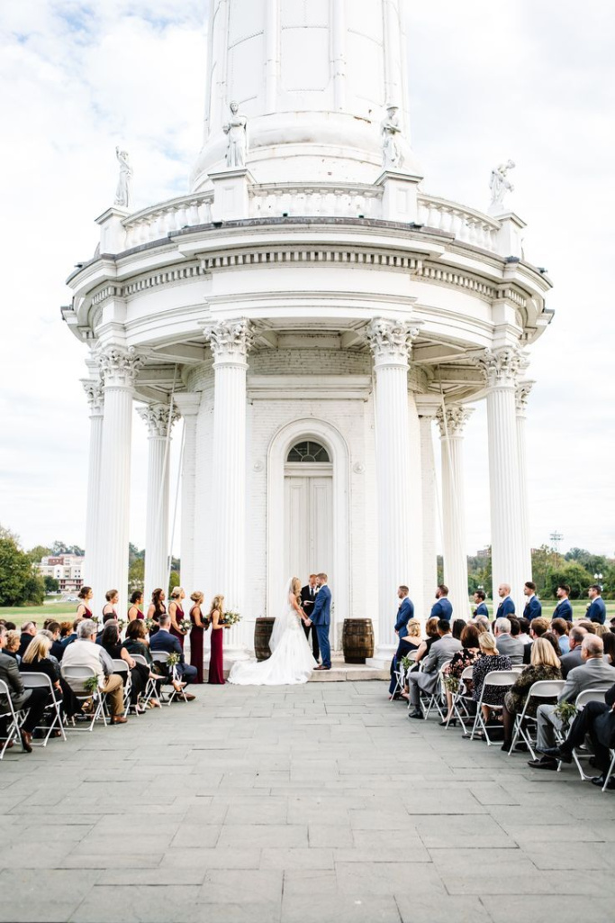 43_Elegant-Louisville_-Kentucky-Water-Tower-Park-Wedding.jpg