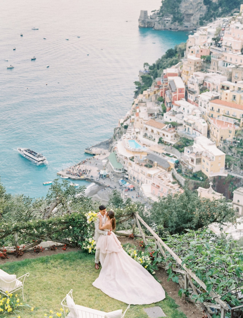 44_Lauren-Fair-Italy-Luxury-Destination-Wedding-Photography-Positano-Amalfi-Coast-Ravello-Villa-Cimbrone-Villa-San-Giacomo_00.jpg