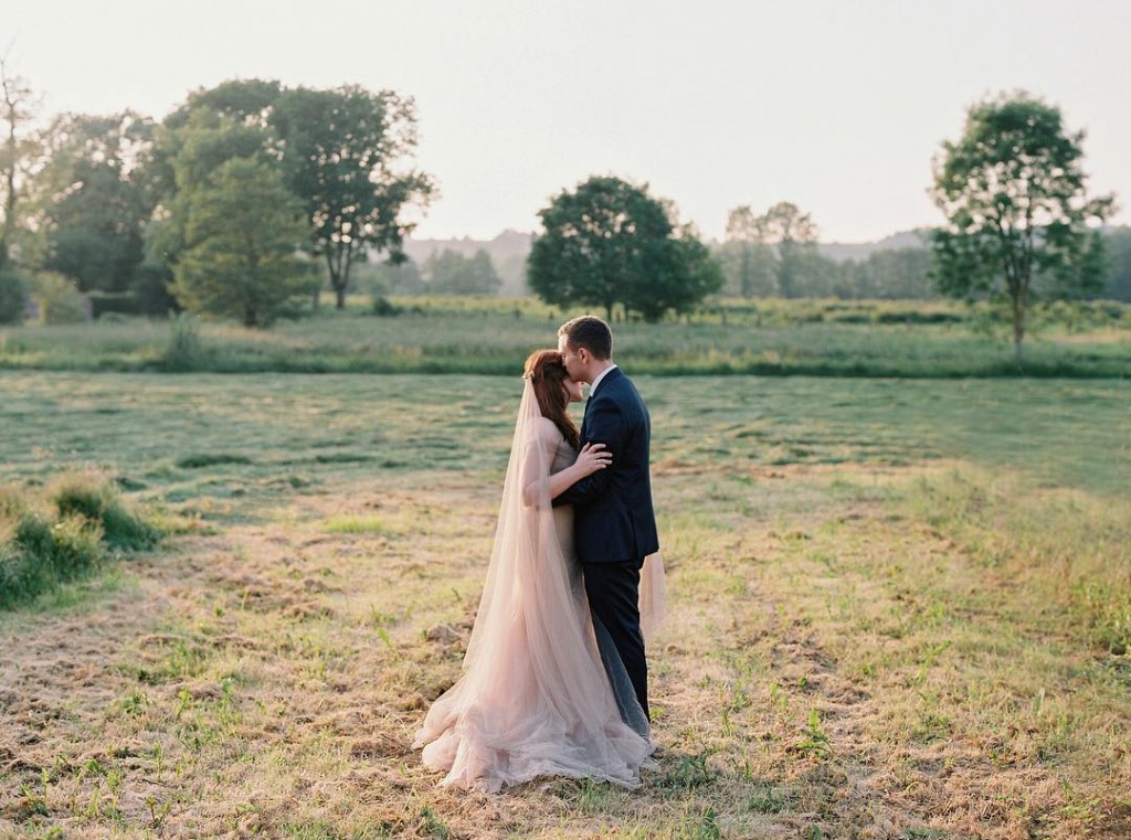 10 Things Couples Can Do To Make Wedding Planning Less Stressful photo