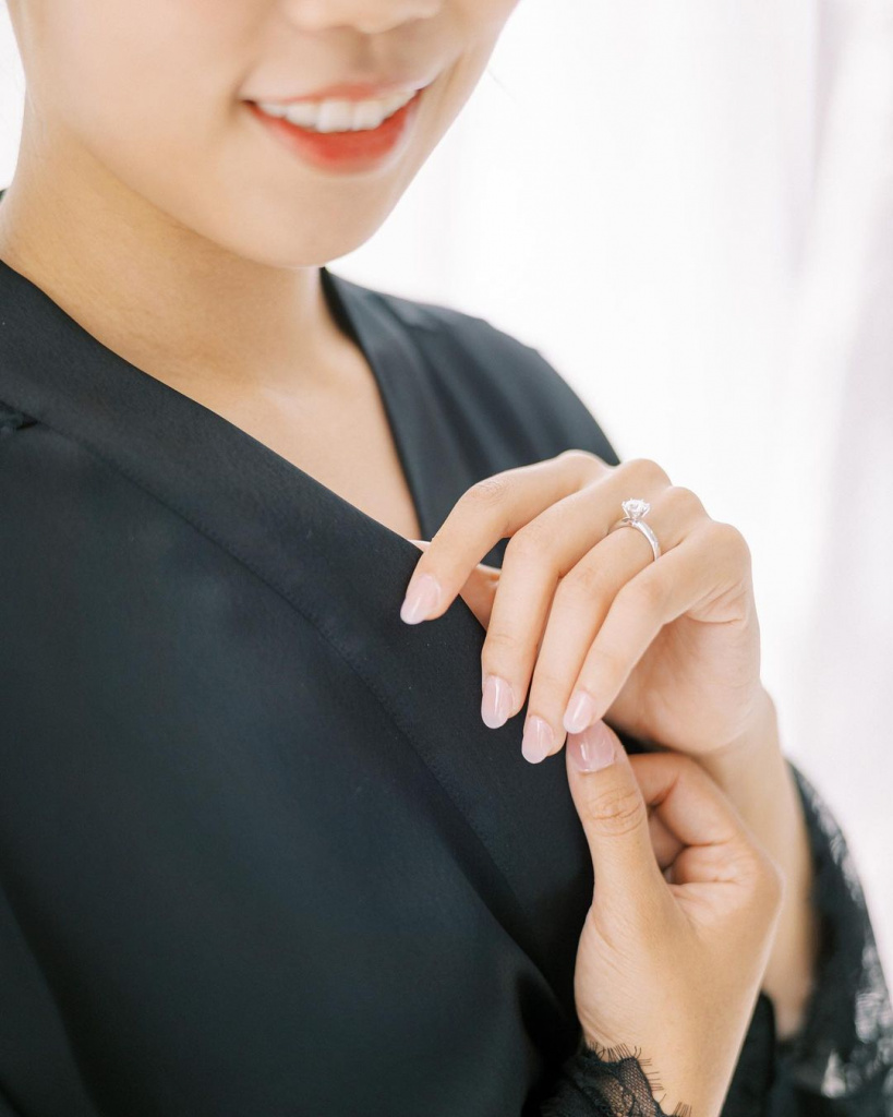 Vintage Diamond Wedding Bands by aaronliu.photography