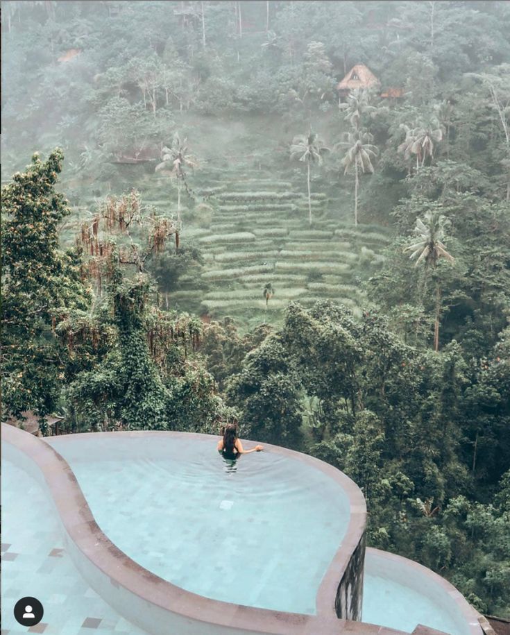 31_The-Most-Instagrammable-Hotels-in-Bali-CHARLIES-WANDERINGS-_10_.jpg