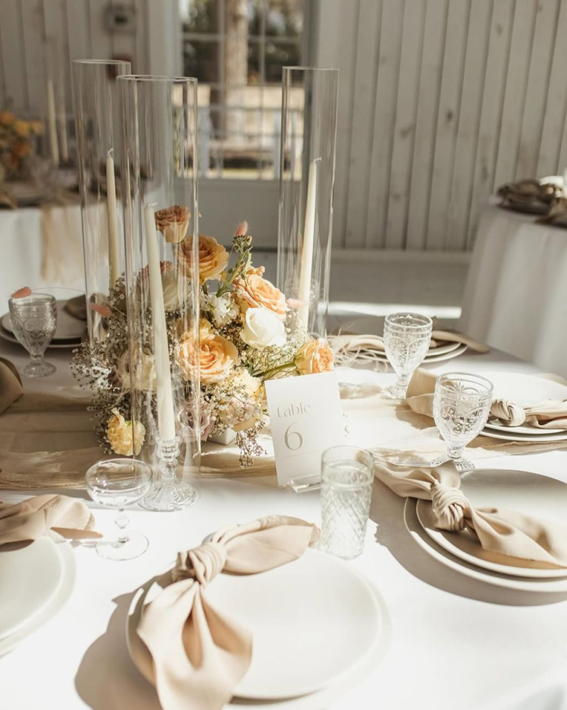preview-planners-styled-in-white-events-portfolio-photo-547101.jpg