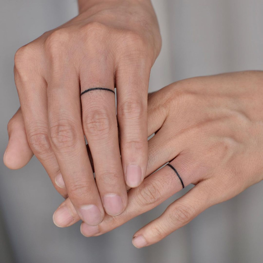 Wedding Ring Tattoo | Ring tattoos, Ring tattoo designs, Ring finger tattoos-cheohanoi.vn