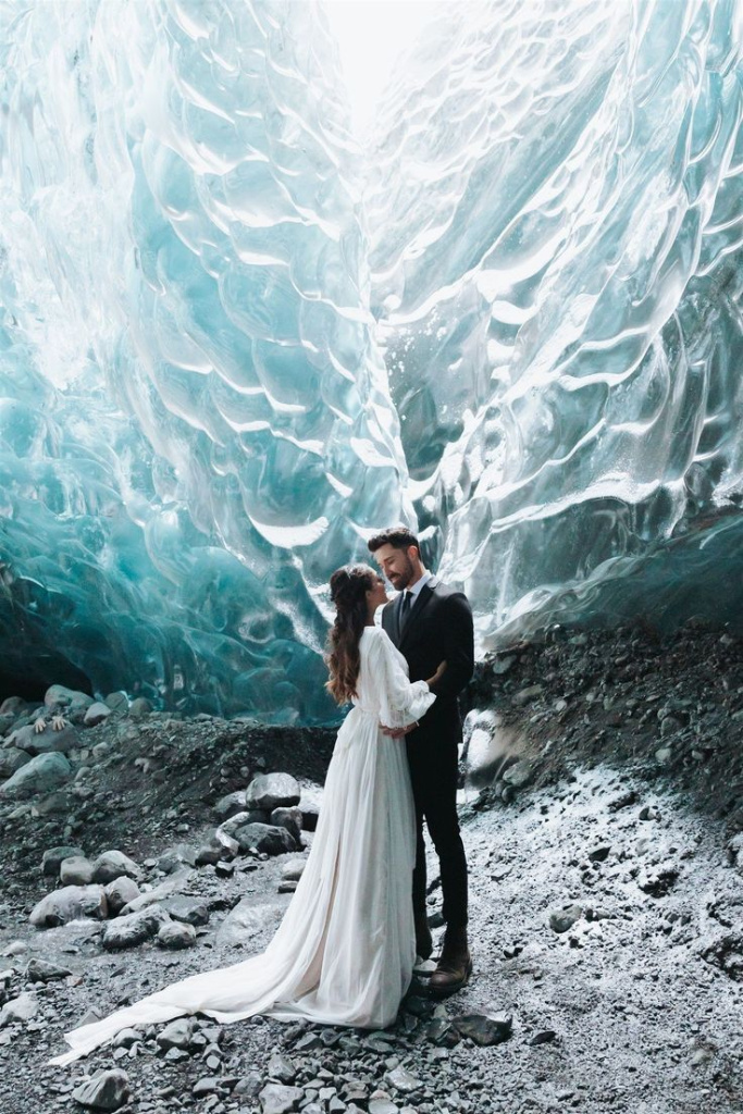 14_Iceland Ice Cave Elopement Editorial (1).jpg