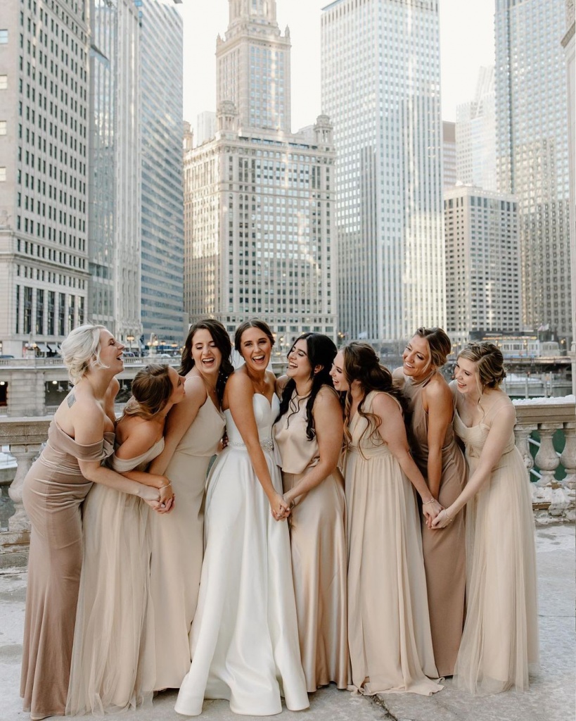Professional wedding photographer in Chicago
