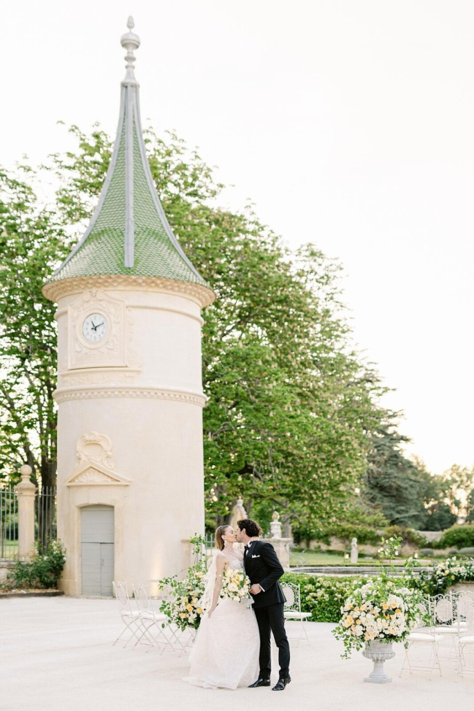 12_destination-wedding-provence-chateau-fonscolombe-1-1067x1600.jpg