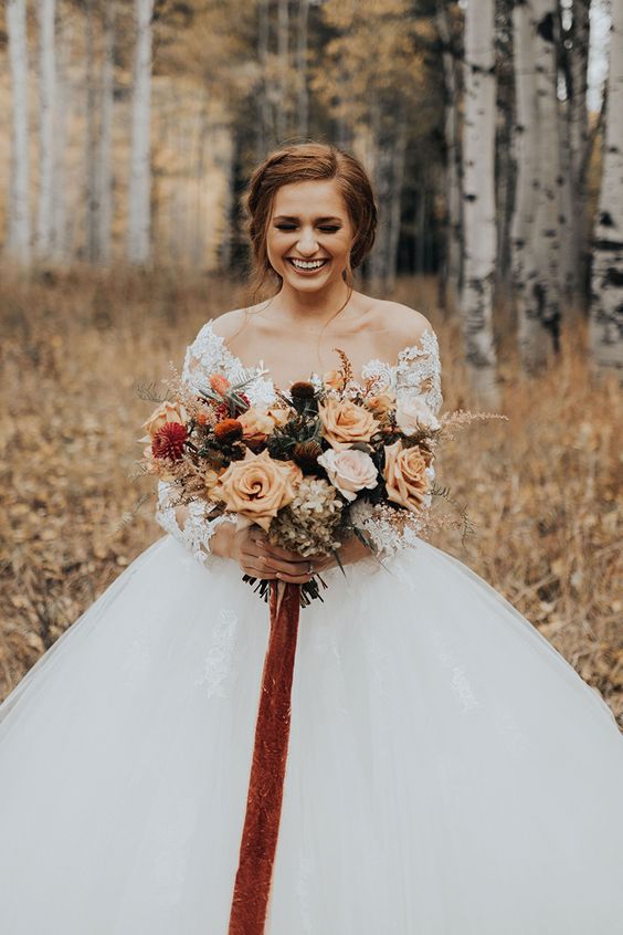 The Ultimate Guide to Fall Wedding Photography Ideas ❤️ Blog Wezoree