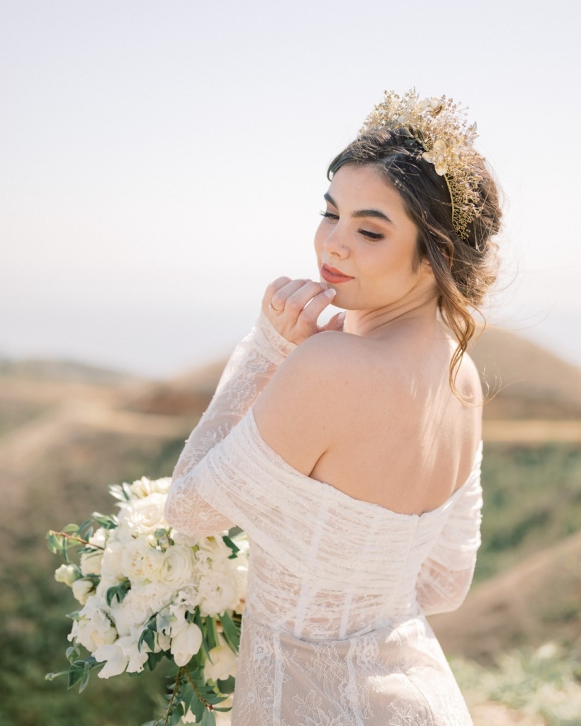 Inside the bride’s bag