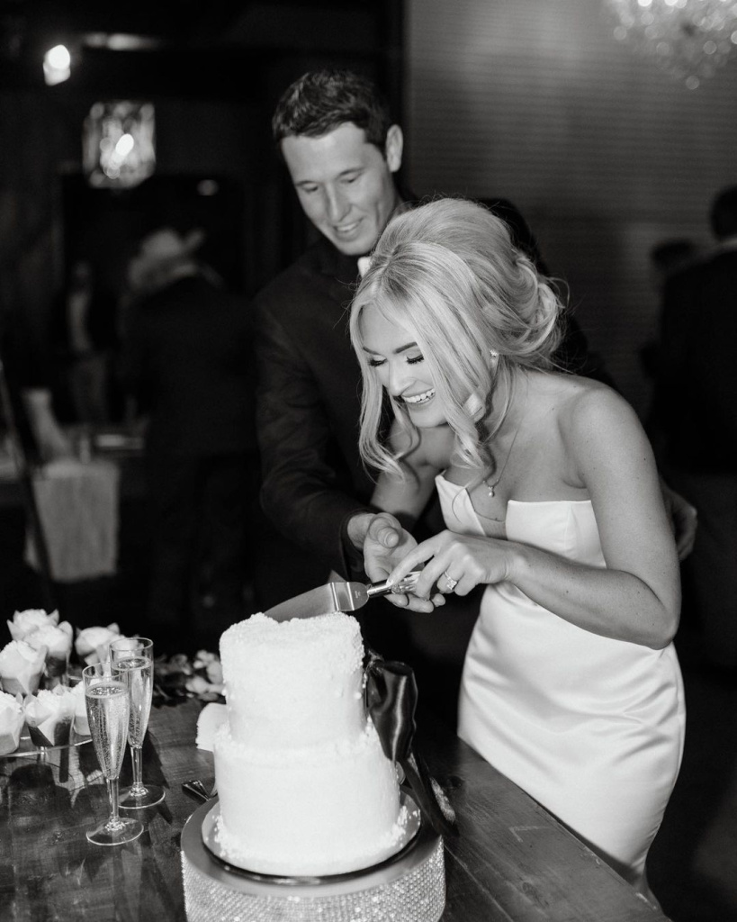 Cutting The Cake - Wedding Song Idea 🎂💍 #blackweddings #theblackpeop... |  TikTok