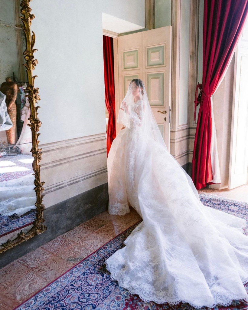 Vera Wang On Her Wedding Gowns, Inspirations and Success