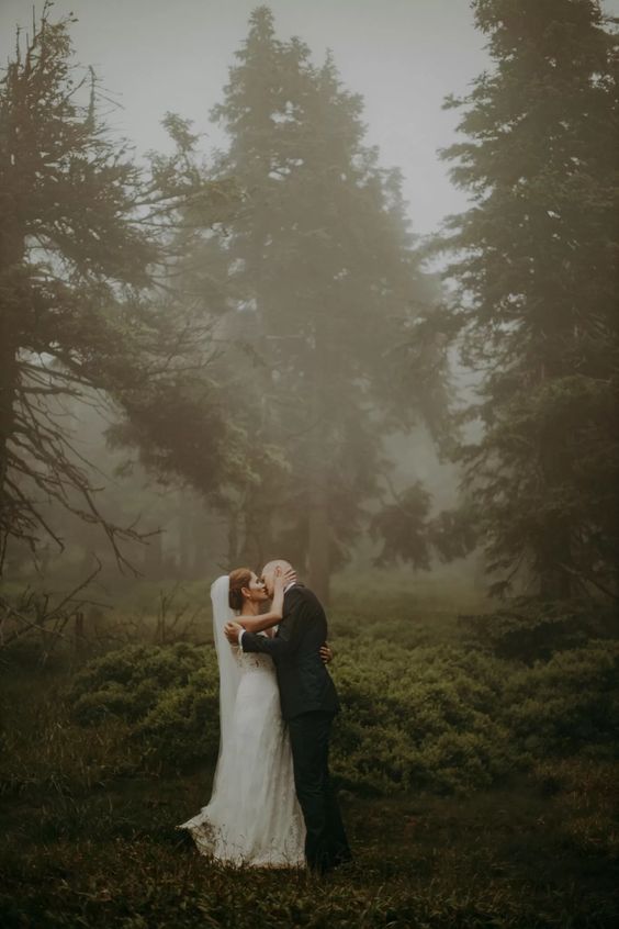 The Ultimate Guide to Fall Wedding Photography Ideas ❤️ Blog Wezoree