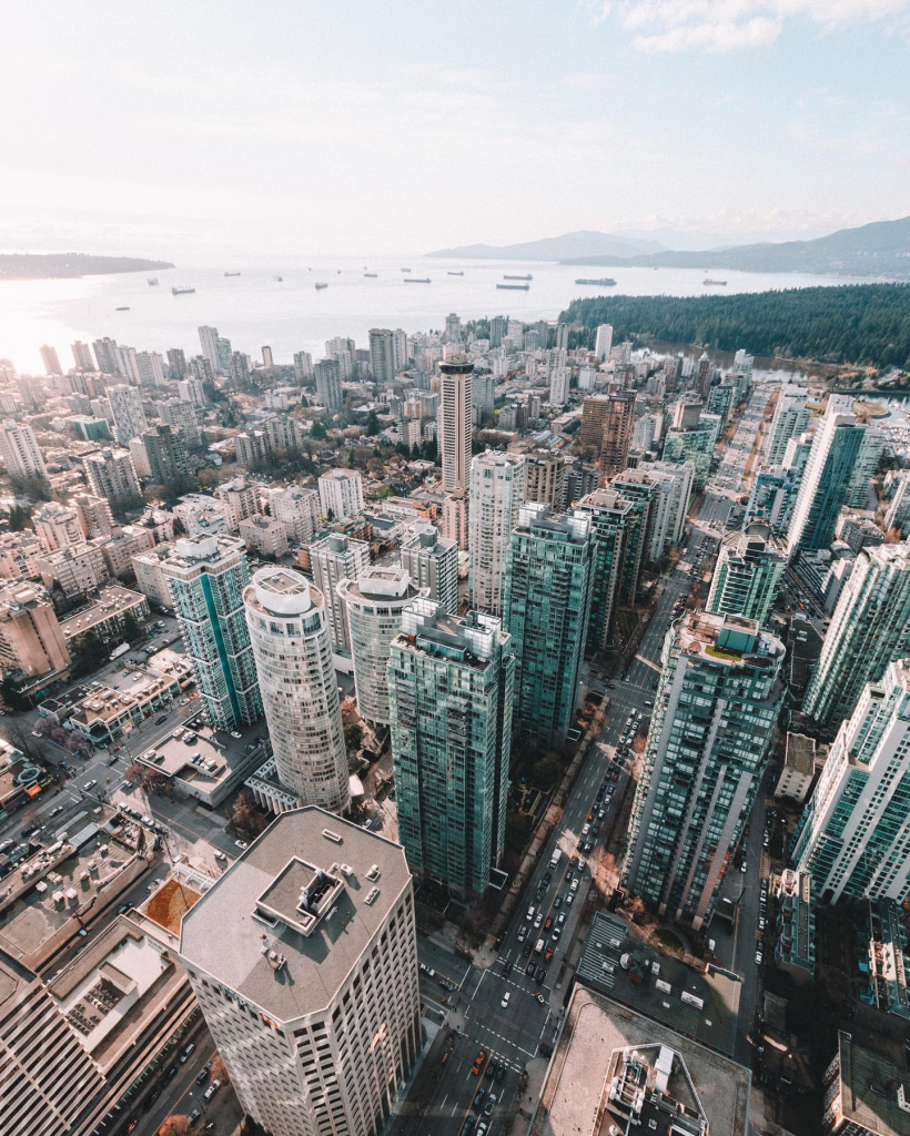 6. Vancouver Lookout romanlanon.jpg