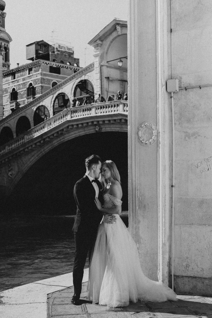 1_Venice aesthetic _ Venice wedding _ Venice photographer _ St Mark _ Venice Italy outfit _ Rialto.jpg