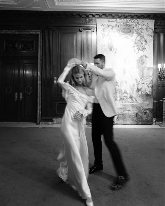 The Best Wedding Photo Ideas For Bride And Groom For 2023 Wedding ️ Blog Wezoree 1329