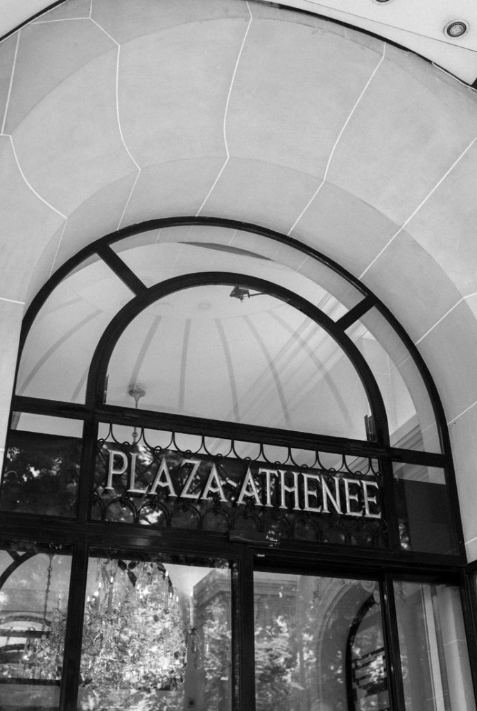 47_Iconic Plaza Athénée Wedding Photos by Alyssa Belkaci Photo.jpg