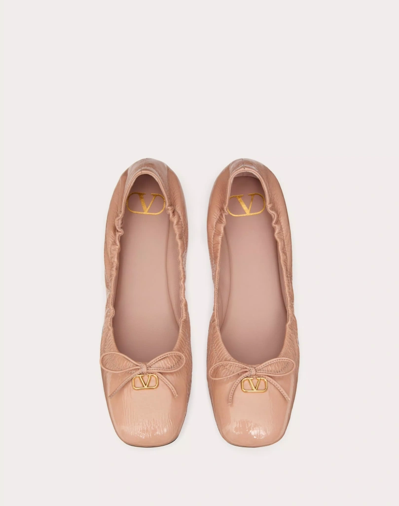 6_VLOGO-SIGNATURE-PATENT-LEATHER-BALLERINA-.jpg