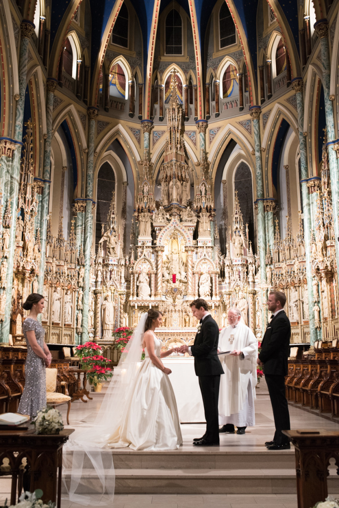 1_Anne-Marie-Bouchard-Photography-Marielle-and-Norms-wedding-at-the-Notre-Dame-Basilica-an-d-.jpg