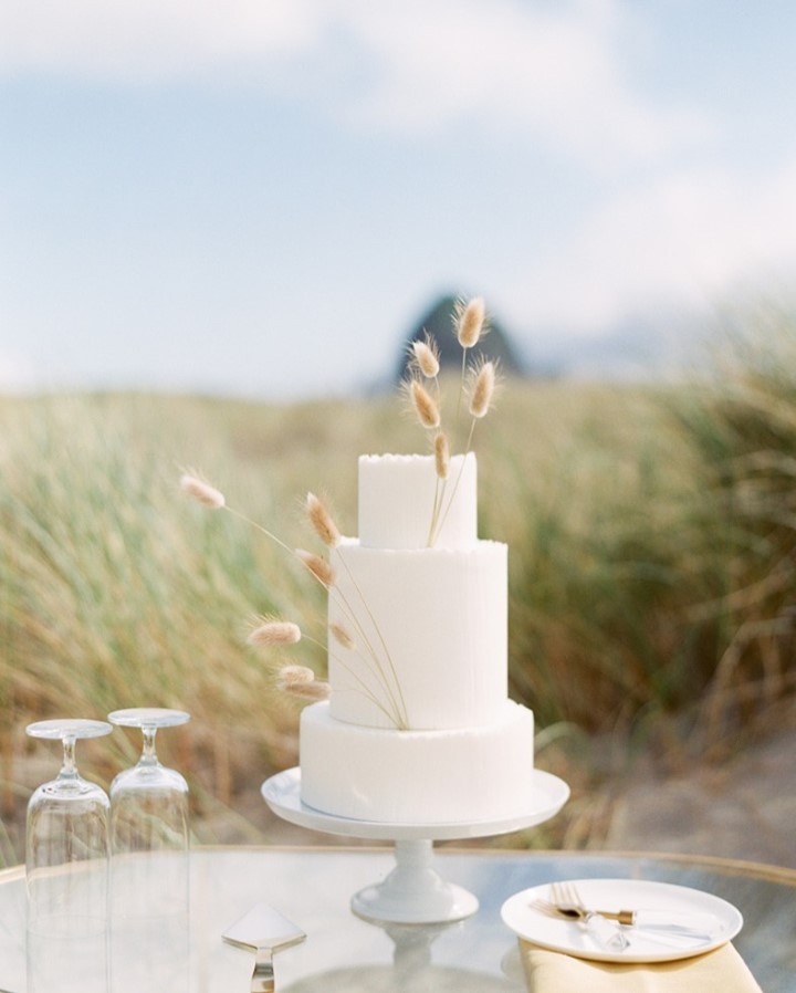 Minimalist Wedding Cakes