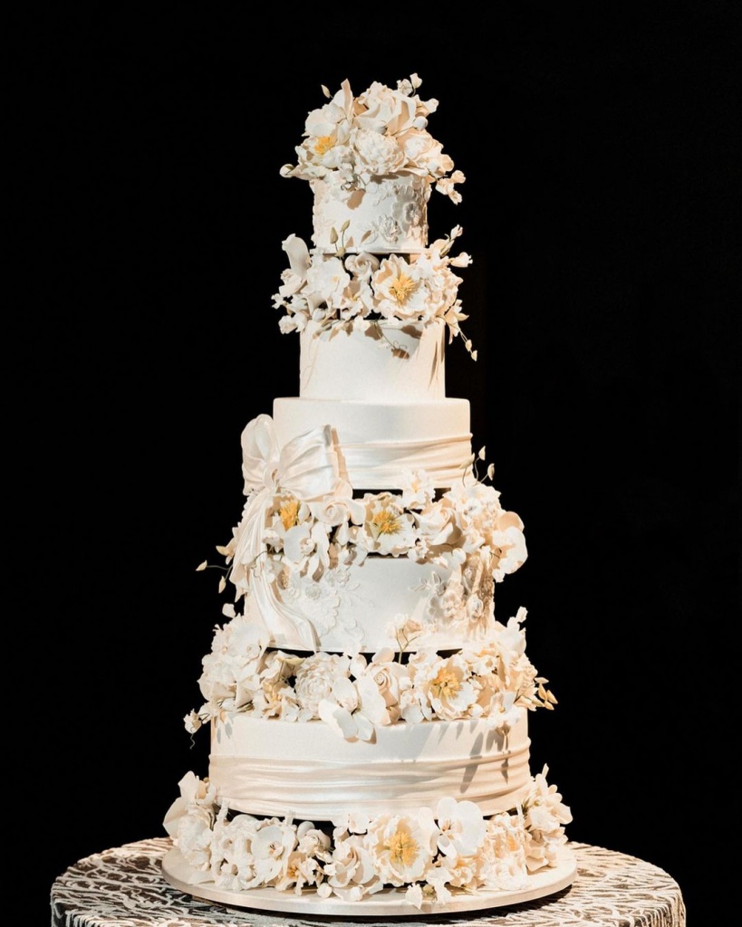 Glamorous Wedding Cakes