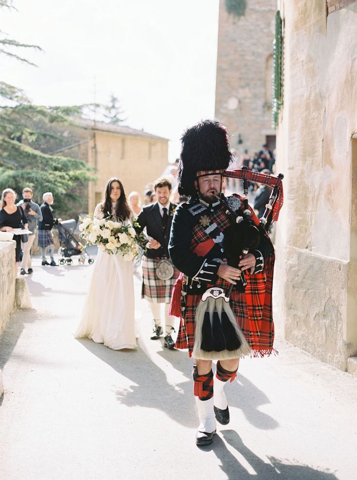 2_Romantic Destination Wedding in Tuscany with Scottish Elements.jpg