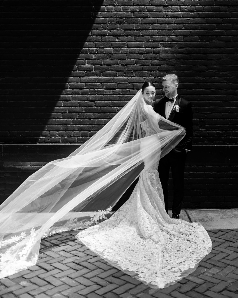 shinola_hotel_detroit_luxury_wedding_photo_7_2_Jennifer_Boris.JPG