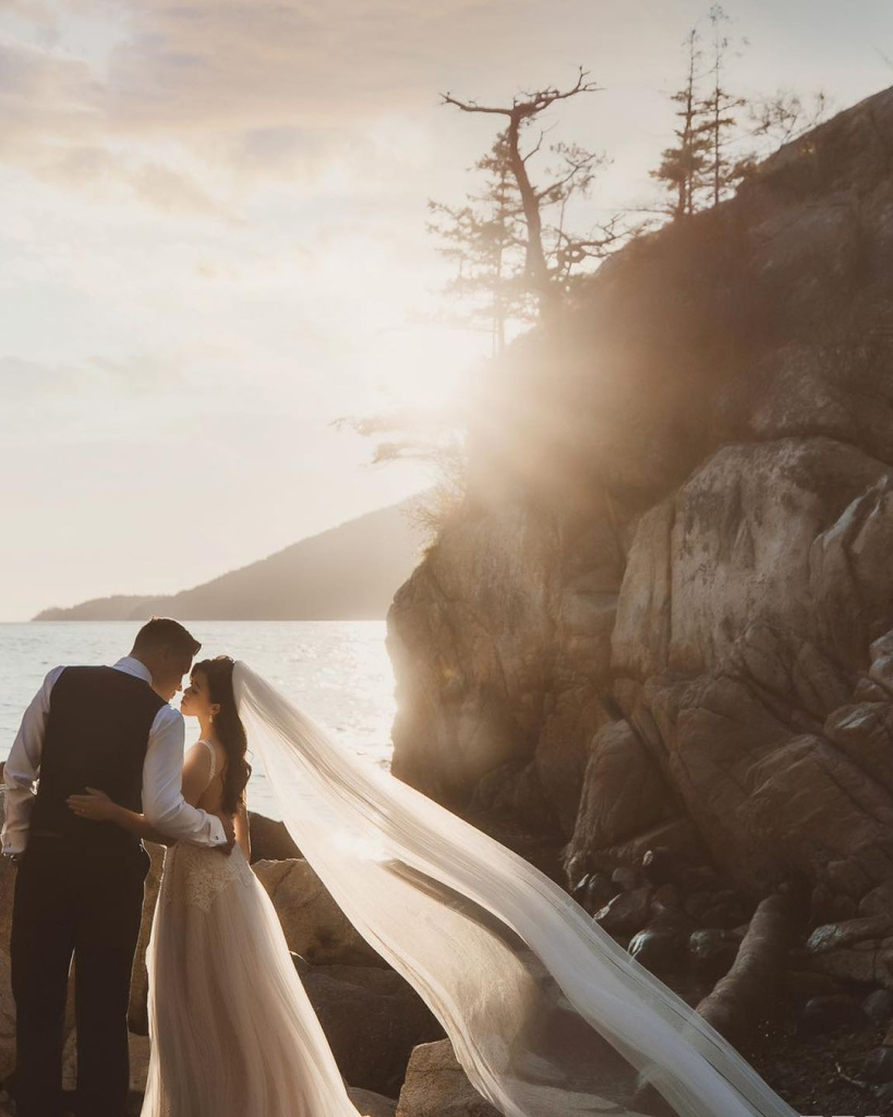 2. Whytecliff Park hnwedding.jpg