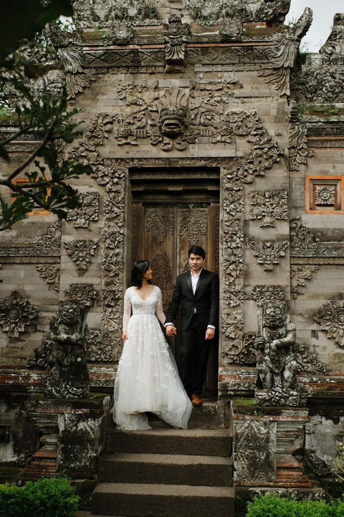 21_Ubud-Bali-waterfall-Bridal-session-Day-after-photoshoot-11.jpg