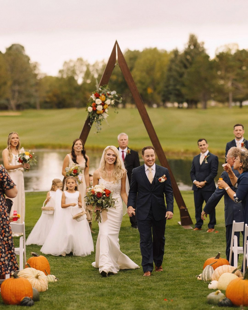 48 Fall Wedding Ideas for a Breathtaking Autumn Day - Zola Expert Wedding  Advice