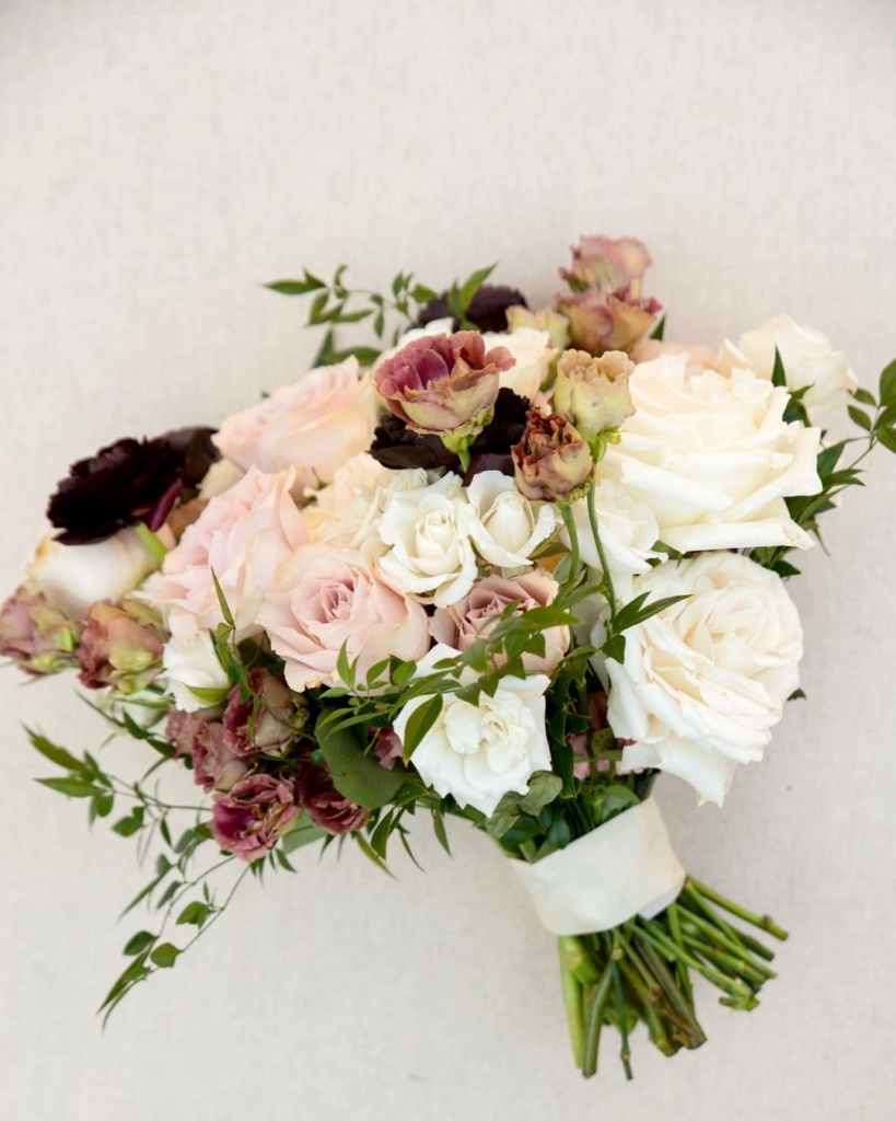 Know the basics of wedding flowers