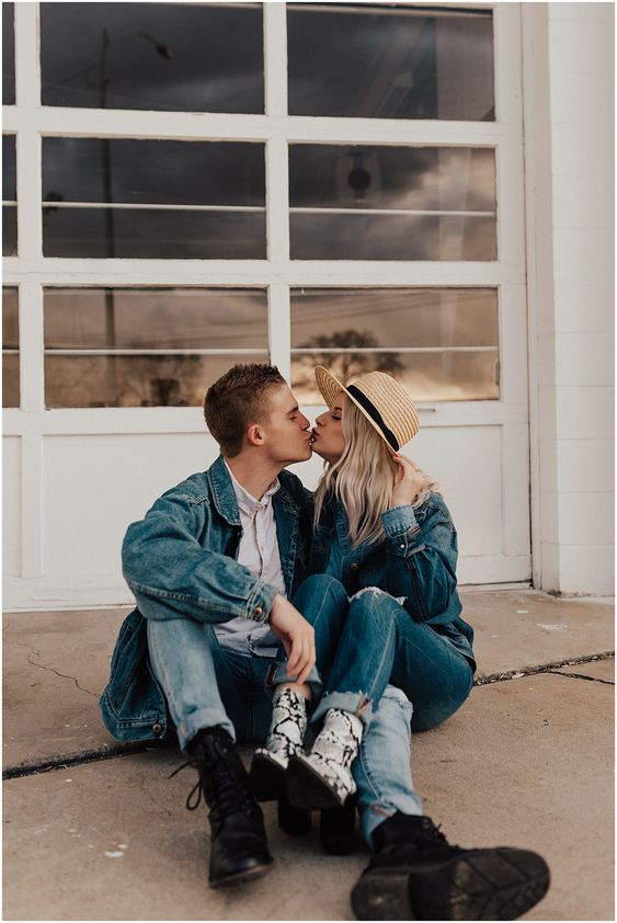 Couple Photoshoot Outfit Ideas: 6 Tips and Ideas for Your Perfect