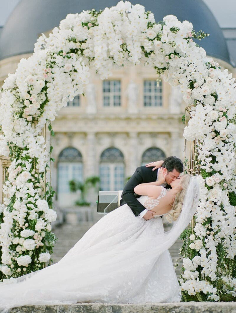 fairytale_wedding_ceremony_castle_in_france_-23.jpg