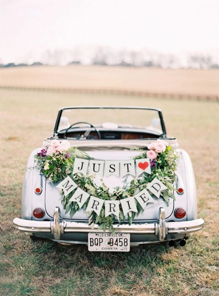 27_Just Married”_ Adorable Wedding Car Decoration Ideas to Make Your Day Special.jpg