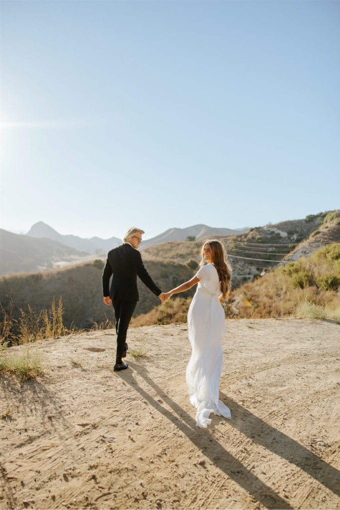 29_california-elopements-santa-monica-mountains0044-1365x2048.jpg