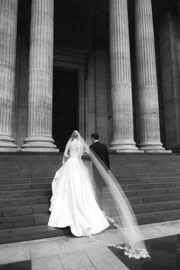 7_St Paul's Cathedral wedding photographer (2).jpg