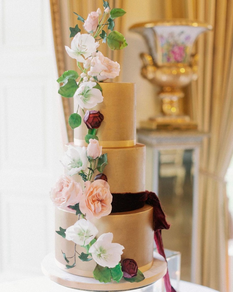 Glamorous Wedding Cakes