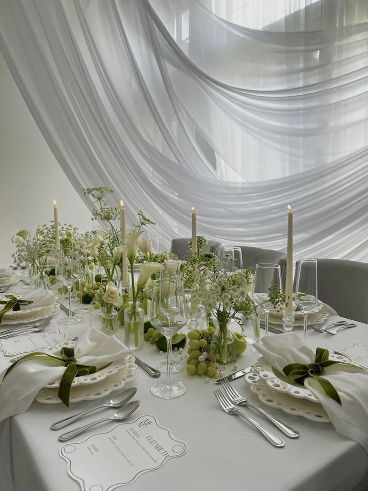 17_Table-decor-for-a-wedding.jpg