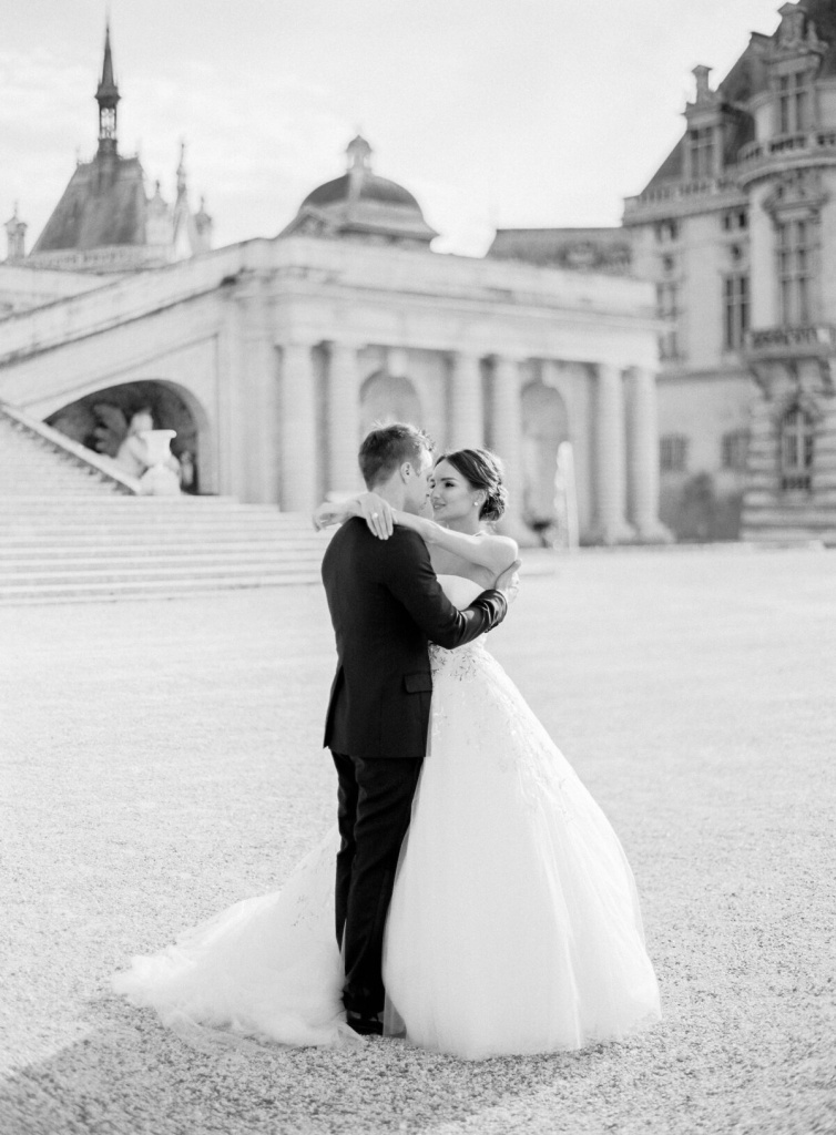 chateau-de-chantilly-luxury-wedding-phototographer-in-paris_49_of_59.jpg