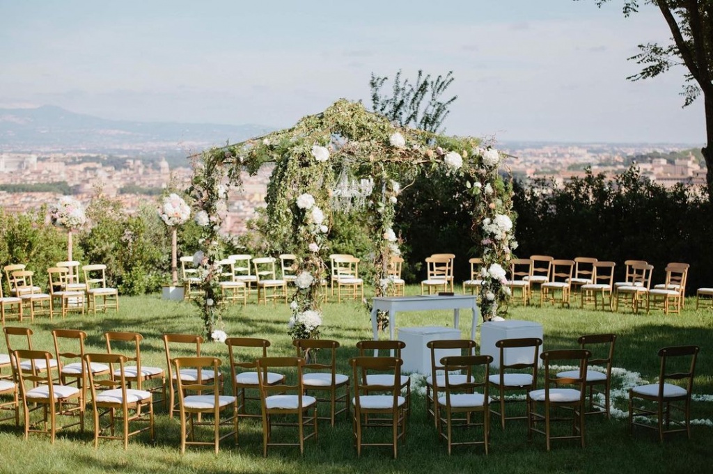 Venues for outdoor weddings on wezoree.com