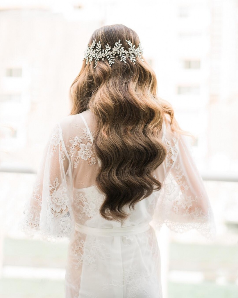 Bridal Hairstyles with Veils and Tiaras | Wedding hairstyles with crown, Bridal  hair veil, Wedding hairstyles with veil