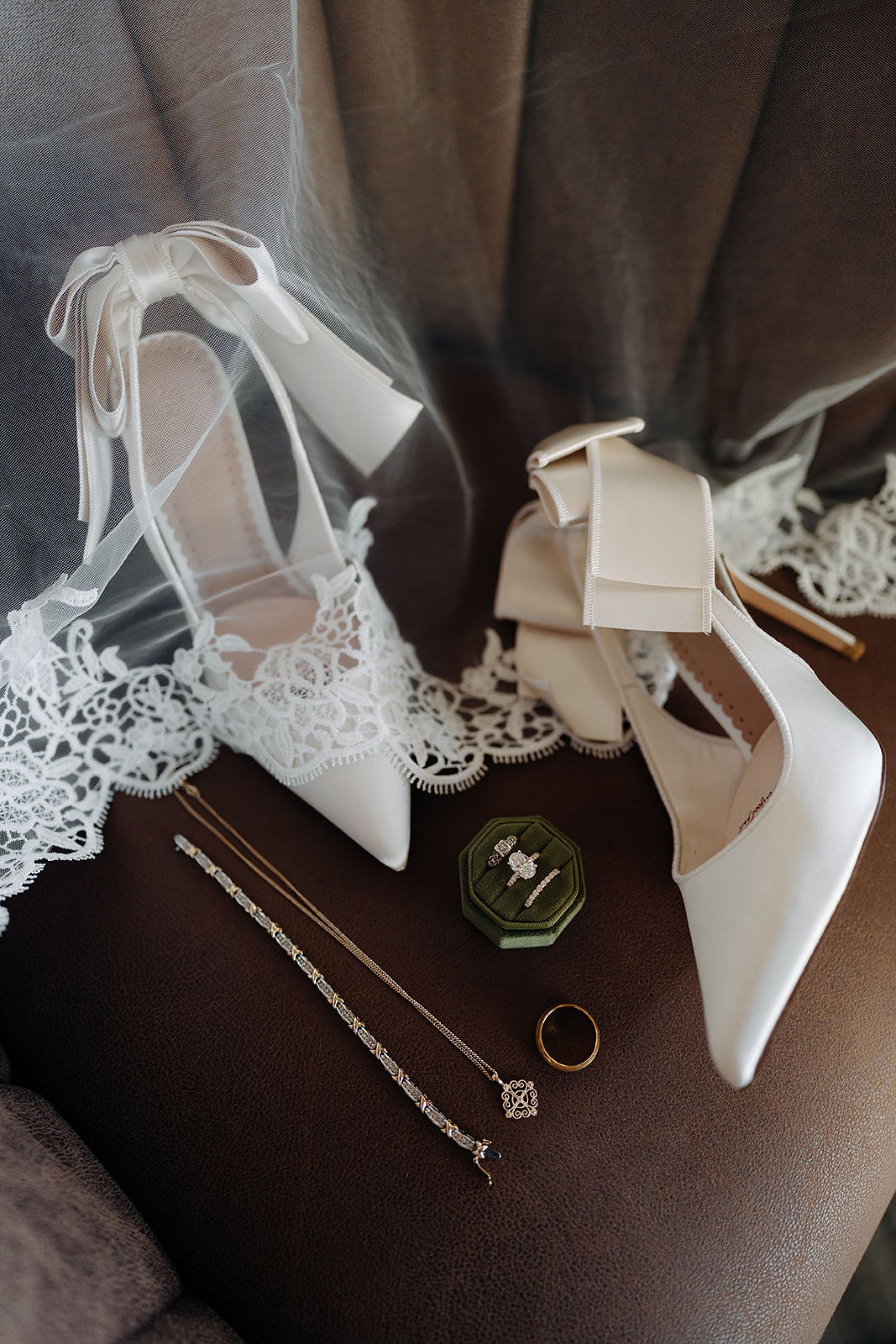 Sophia &amp; Christopher’s Pride and Prejudice-Inspired Wedding at Chateau on the Lake photo