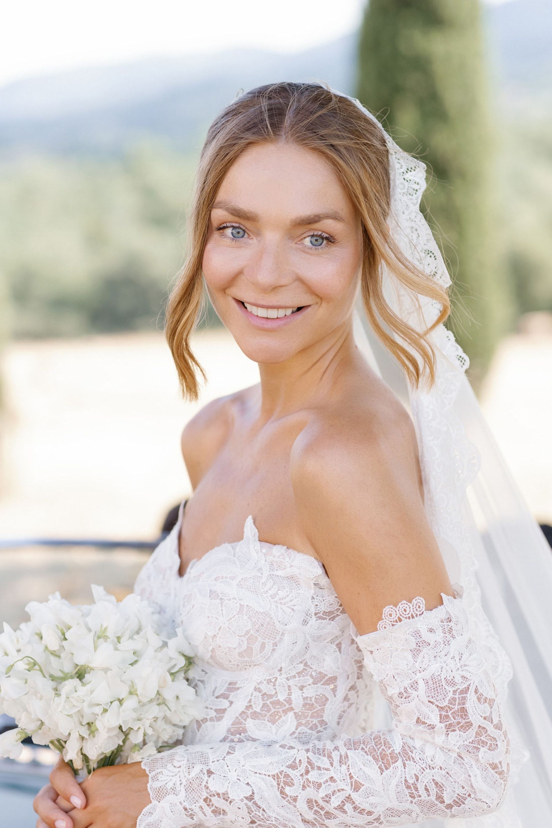 A Secret Fairy Garden and Tuscan Romance: Ksenia &amp; Stefano's Wedding at Villa Barberino photo