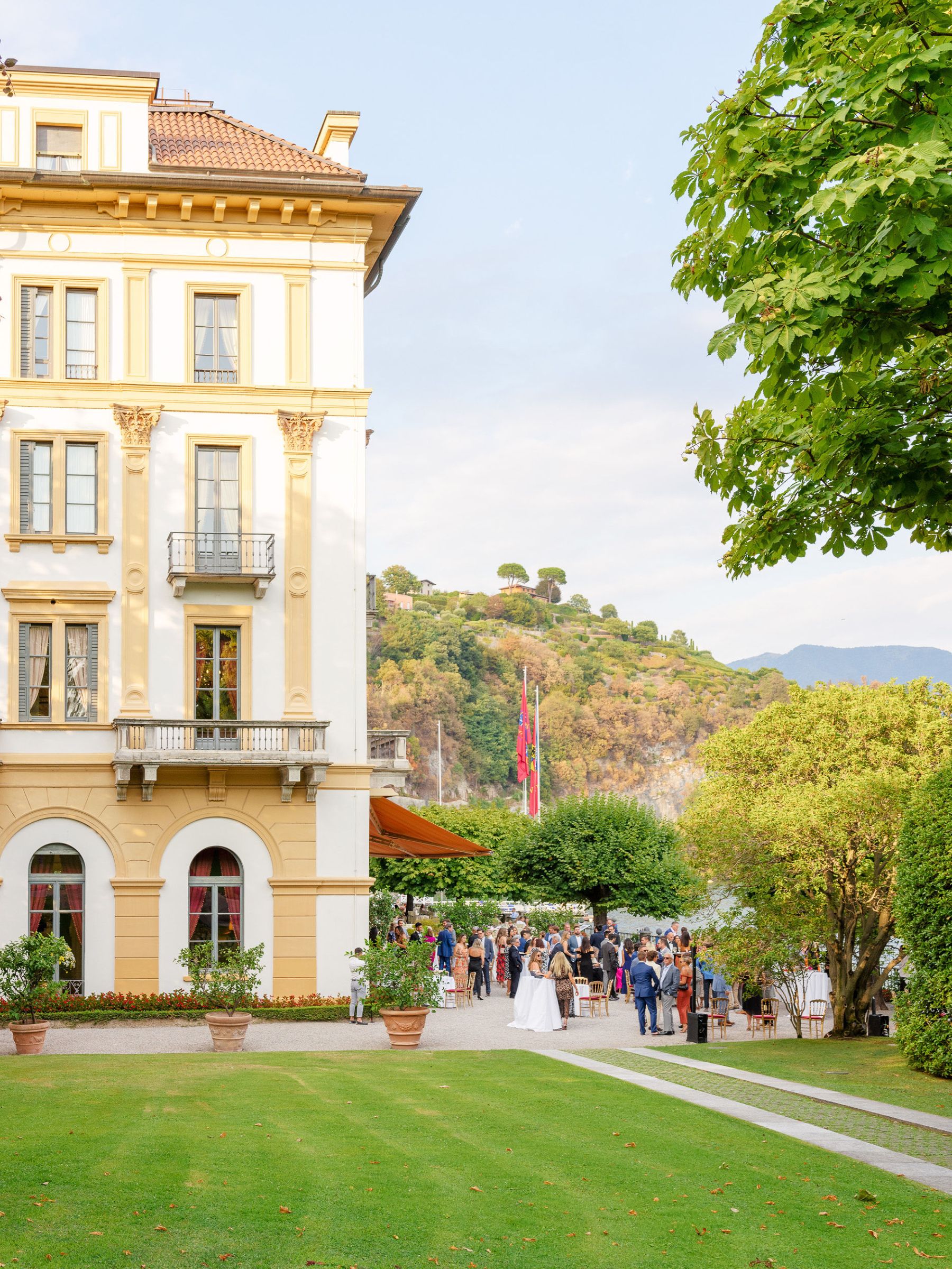 Jacquelyn &amp; Nick's Timeless Gatsby-Inspired Wedding at Villa Erba photo