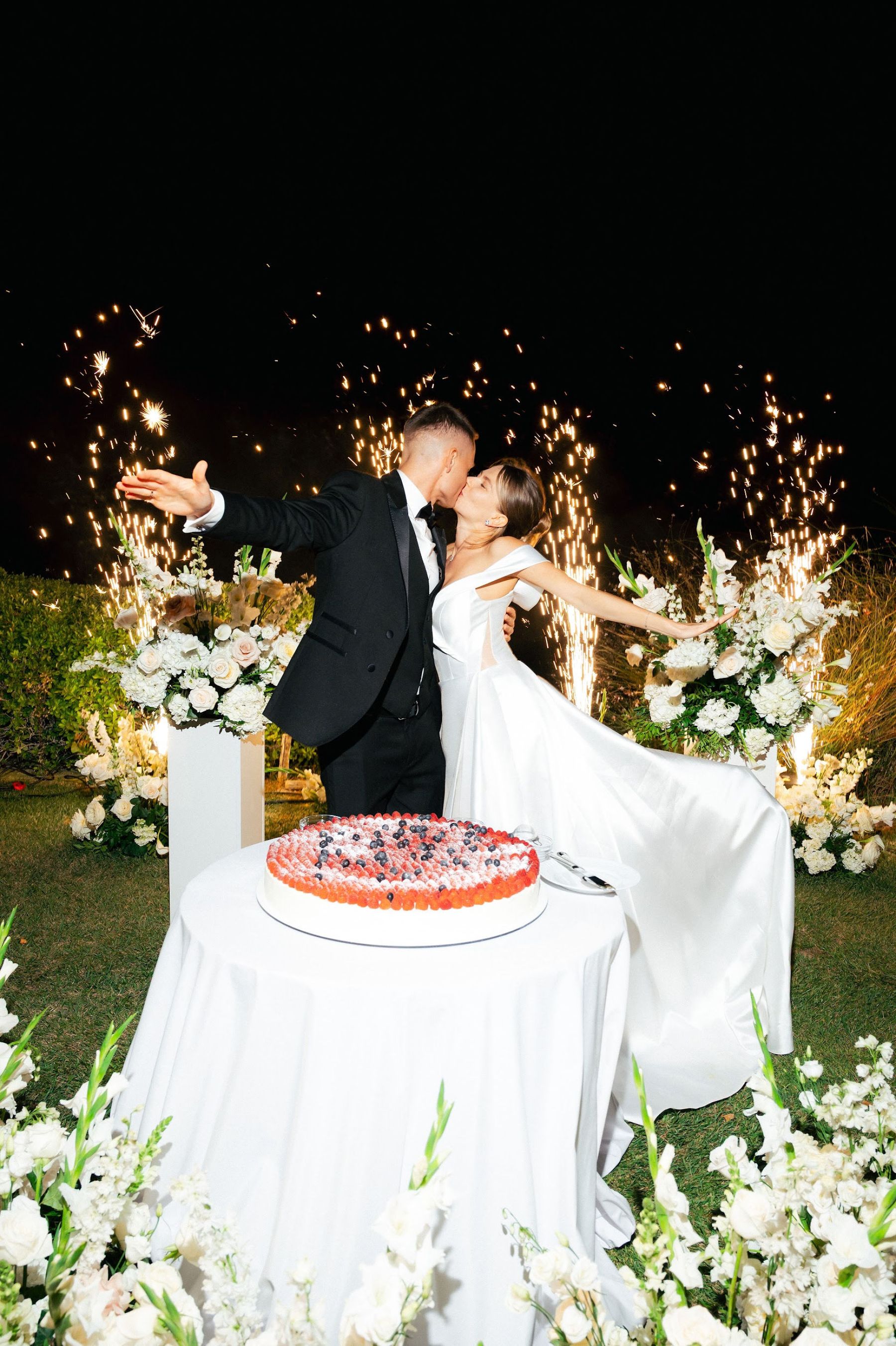 Mila &amp; Andrei's "Expensive Simplicity" Wedding at Hotel Casa Palmela, Portugal photo