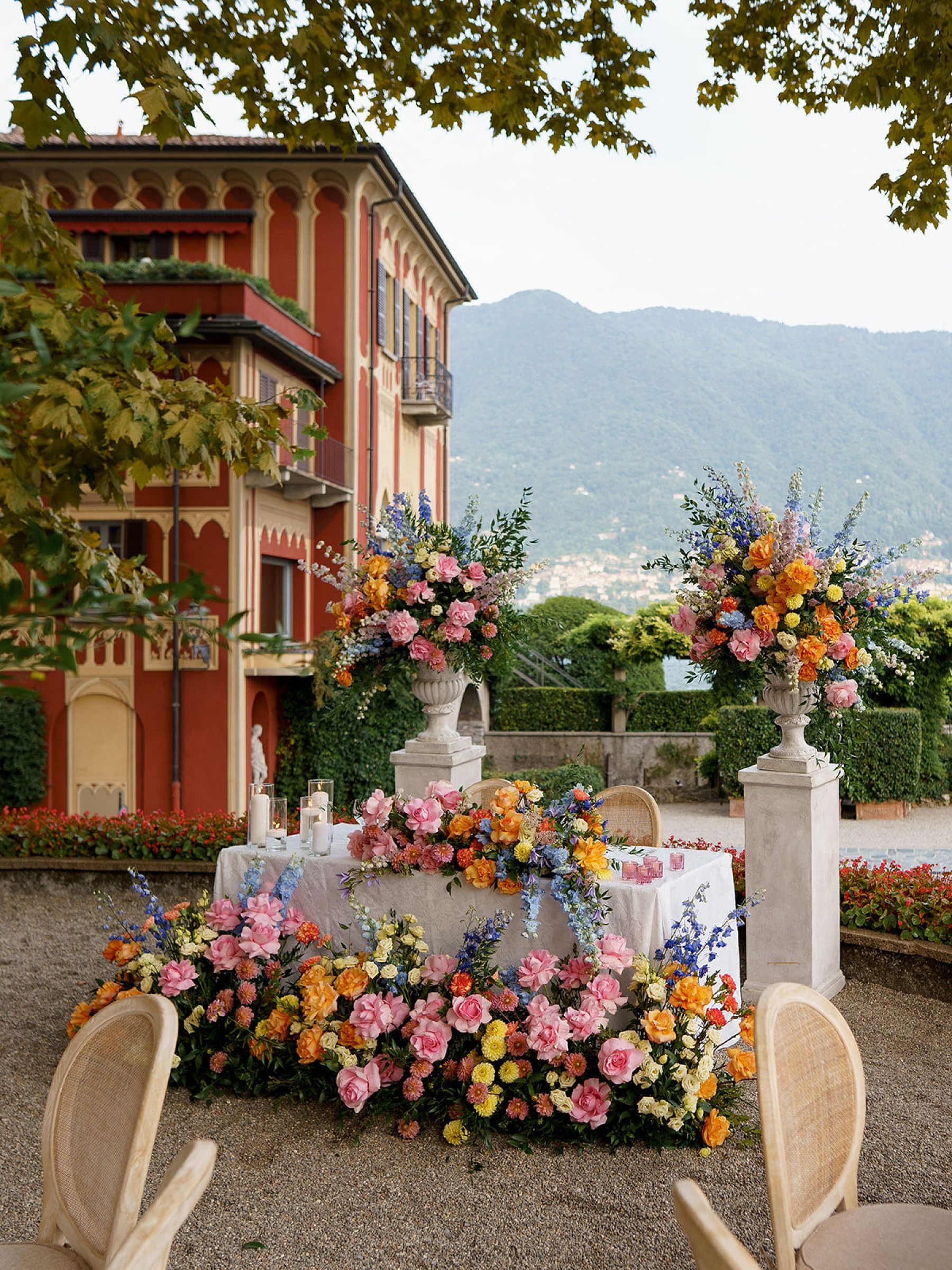 Madison &amp; Rotimi's Wedding at Villa D'Este: One Wooden Boat, 125 Guests, and Florals Nobody Expected photo